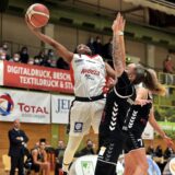 Angels-Point-Guard Asha Thomas trifft in Halle auf ihre Namensvetterin Deeshyra und will hoch hinaus.